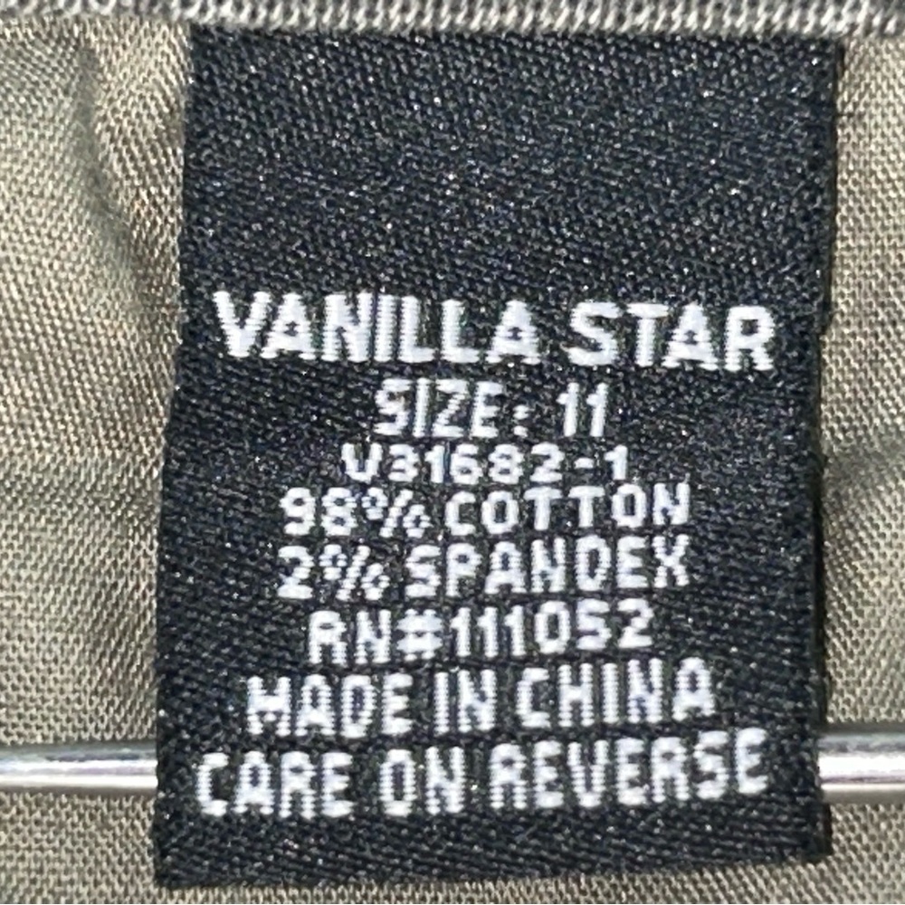Vanilla Star Camouflage Mid-Rise Midi Shorts Size 11 Juniors - Picture 8 of 9